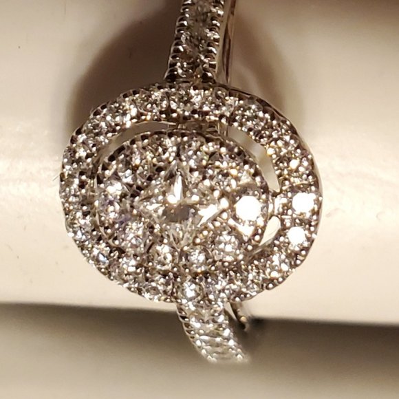 Jewelry - Beautiful  design 14K white gold diamond  ring